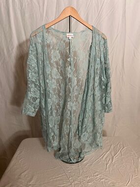 LuLaRoe Sheer Floral Lace Kimono Robe in Mint